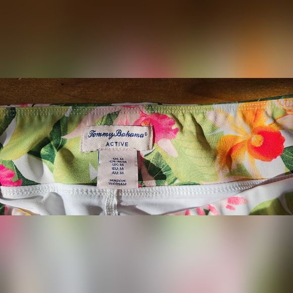 NWOT Tommy Bahama M medium Skort skirt with shorts active flower pattern tennis - Picture 2 of 4